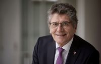 Landesbischof Gohl klein