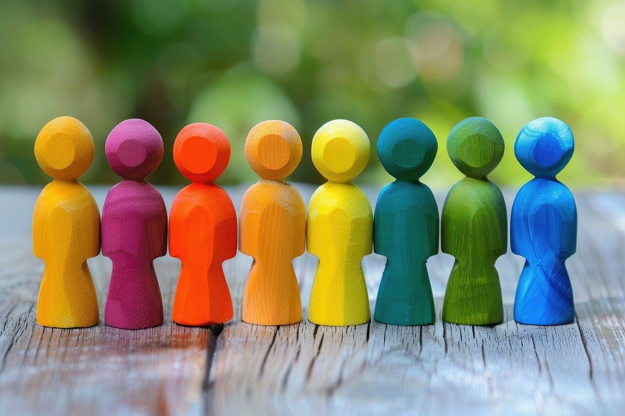 AdobeStock 526212605 2 &auml;ltere Damen klein